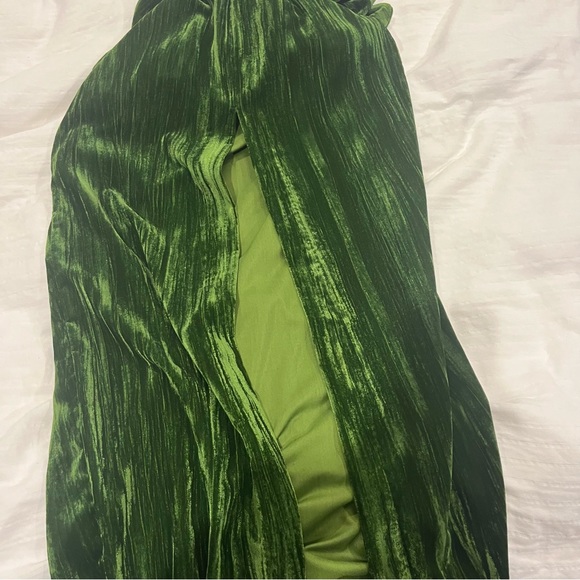 Crinkled Velvet Backless Dress in Juniper Green - Picture 5 of 9